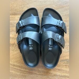 Black Birkenstock Arizona essentials size 36